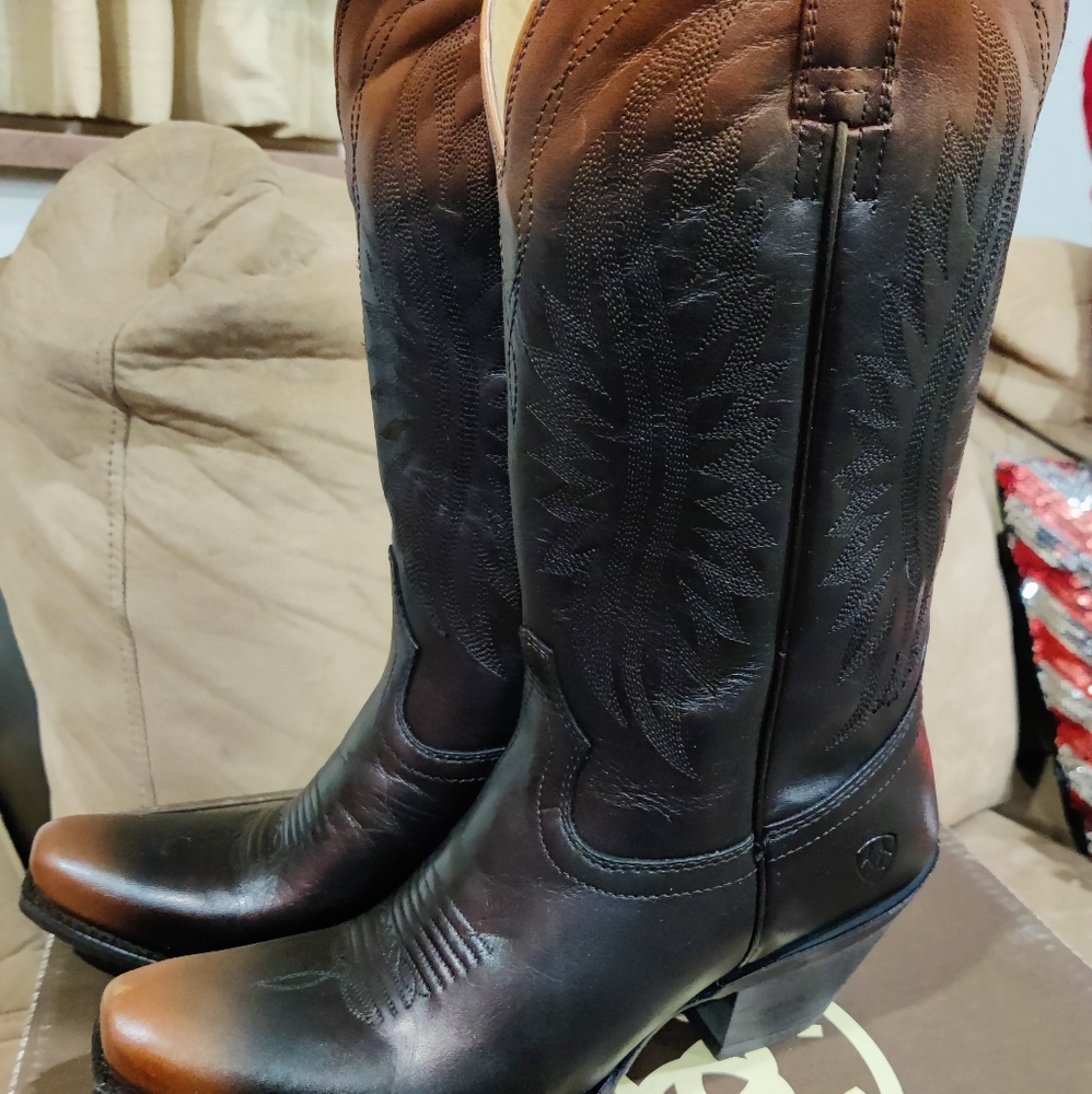 ARIAT boots size 8.5 B women’s